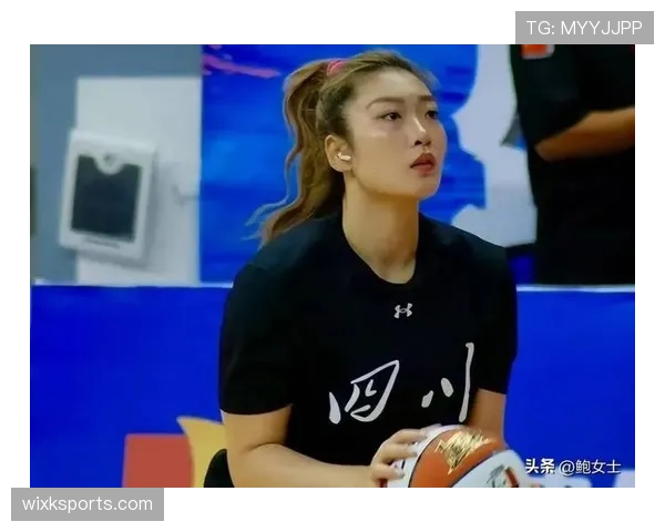 李梦离开赛场那一刻，鞋子豪华得让人怀疑这是不是明星家里遗落的配饰？